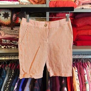 Talbots coral and white seersucker size 0P 10” Bermuda shorts​